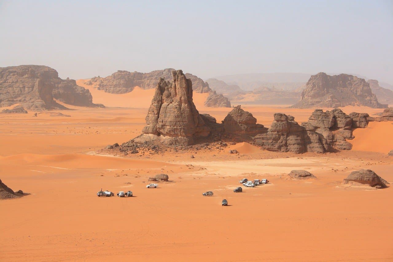 Désert du Sahara, paysage rocheux